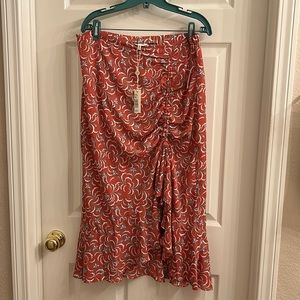 Never worn cute skirt. Size Xl